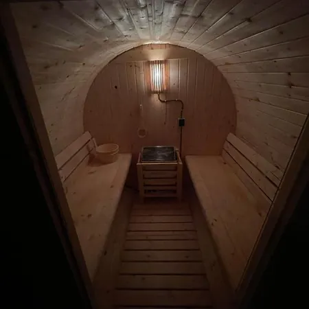 - Urlaub Auf Drei Etagen Mit Sauna Und Kanu Holiday home Tribsees